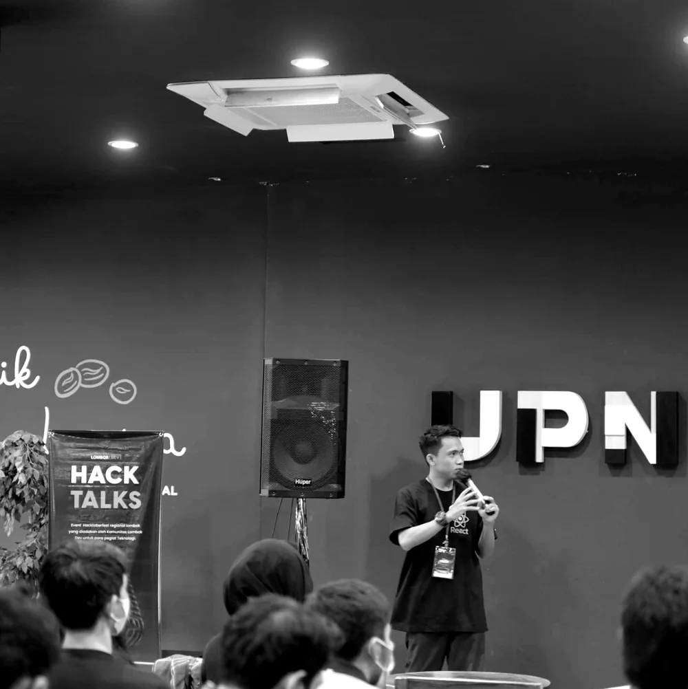 Roby Huzwandar — speaking & community
